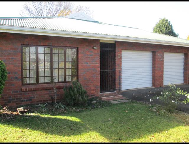 3 BEDROOM SIMPLEX SOLD IN GREENDALE